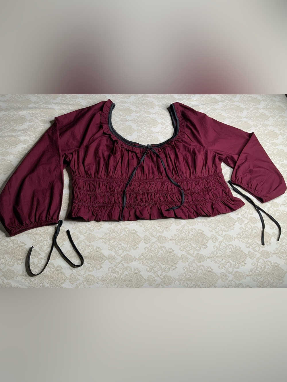 American Eagle Ruched Poplin Blouse Women’s XXL Burgundy Black Trim Cropped